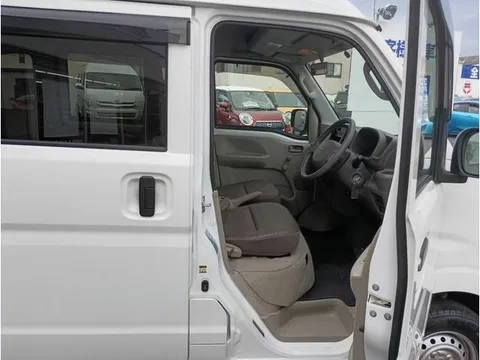 Mitsubishi Minicab Van