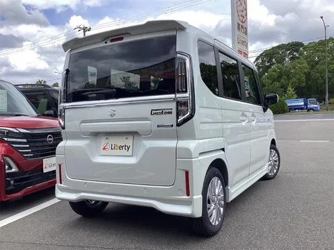 Suzuki Spacia Custom