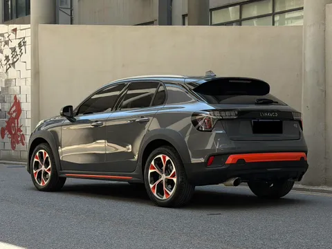 Lynk & Co 02
