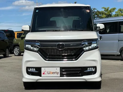 Honda N-BOX Custom