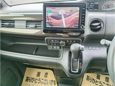 Honda N-BOX Custom