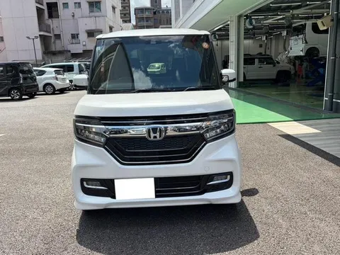 Honda N-BOX Custom