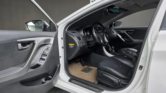 Hyundai Elantra (Avante)