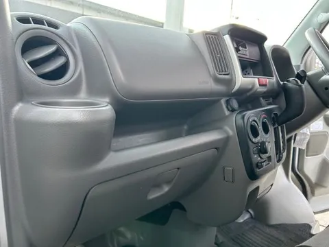 Mitsubishi Minicab Van