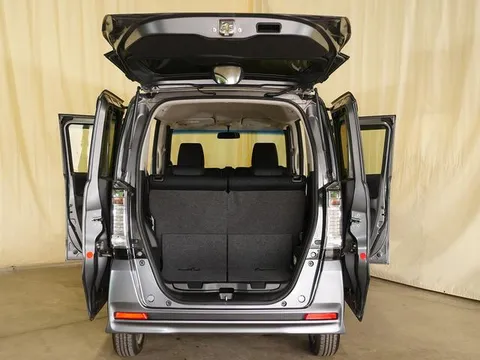 Honda N-BOX Custom