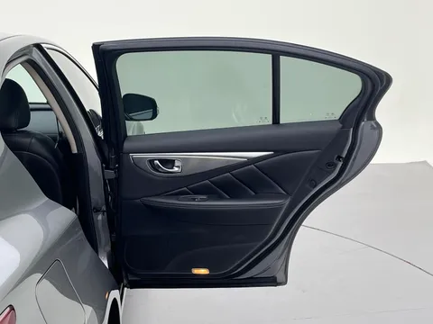 Infiniti Q50L