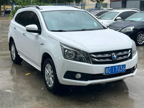 Venucia T70