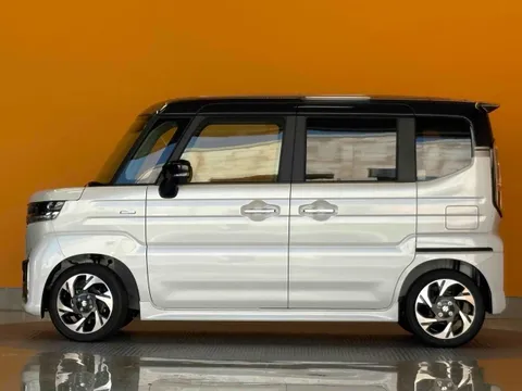 Suzuki Spacia Custom