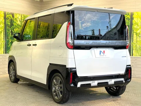 Mitsubishi Delica Mini