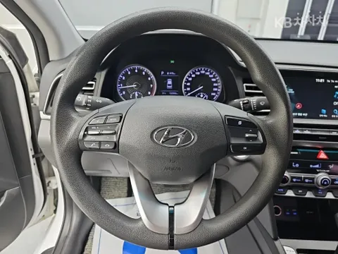 Hyundai Elantra (Avante)