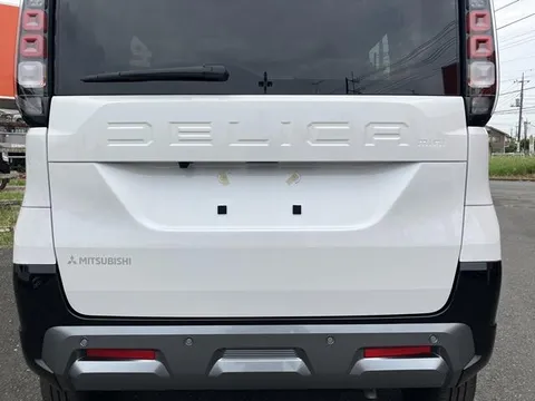 Mitsubishi Delica Mini