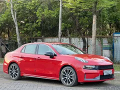 Lynk & Co 03