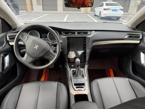 Peugeot 408