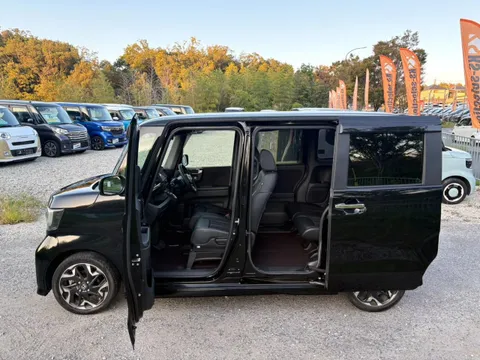 Honda N-BOX Custom