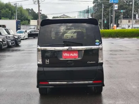 Honda N-BOX Custom