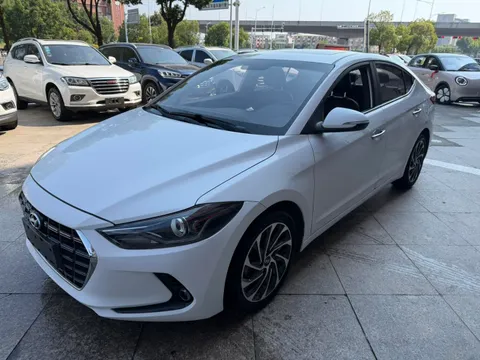Hyundai Elantra (Avante)