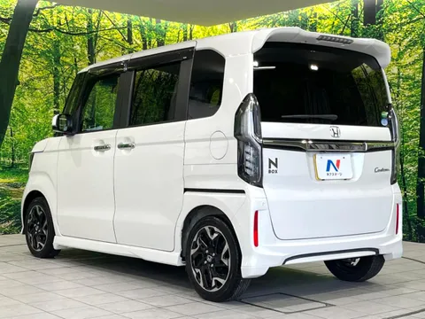 Honda N-BOX Custom