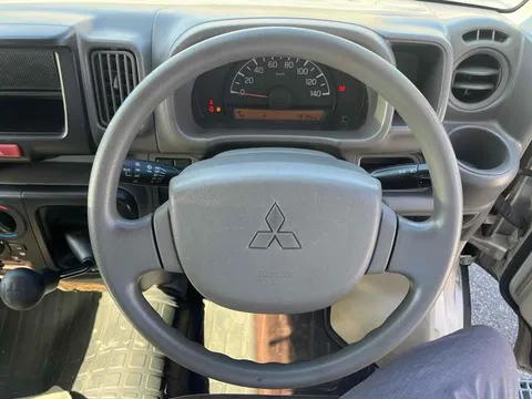 Mitsubishi Minicab Van