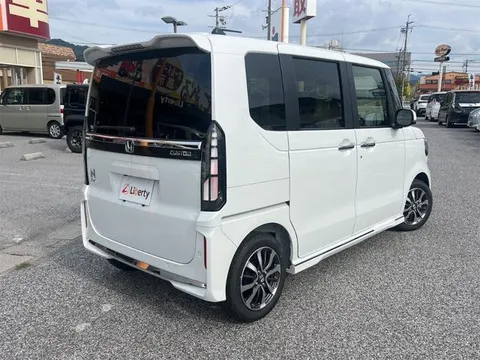 Honda N-BOX Custom