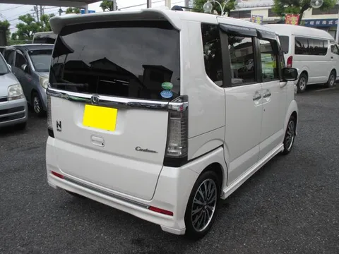 Honda N-BOX Custom