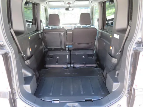 Toyota Pixis Mega