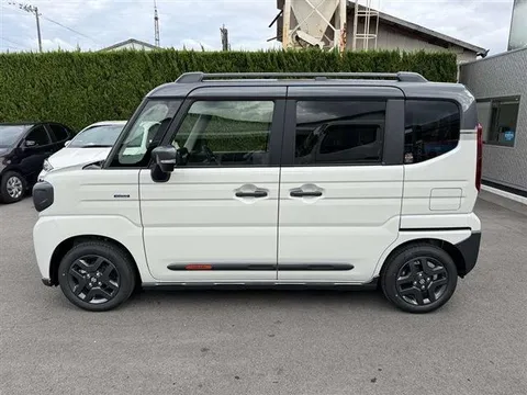 Suzuki Spacia Gear