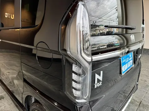 Honda N-BOX Custom
