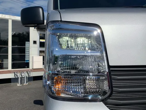 Mitsubishi Minicab Van