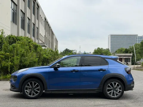 Lynk & Co 02
