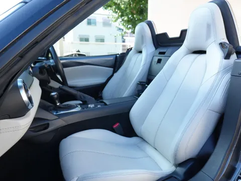 Mazda MX-5 (Roadster)