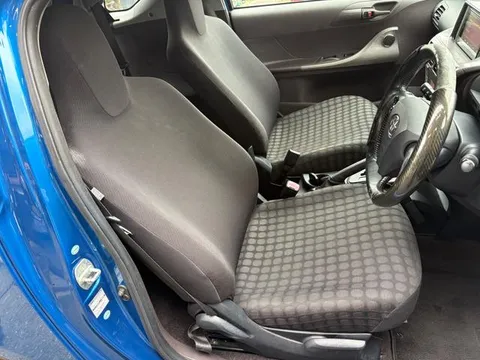 Toyota iQ