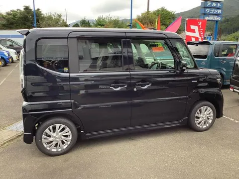 Suzuki Spacia
