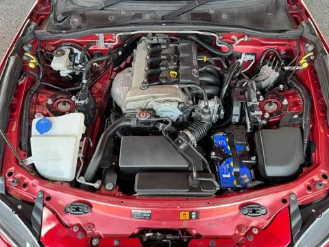 Mazda MX-5 (Roadster)