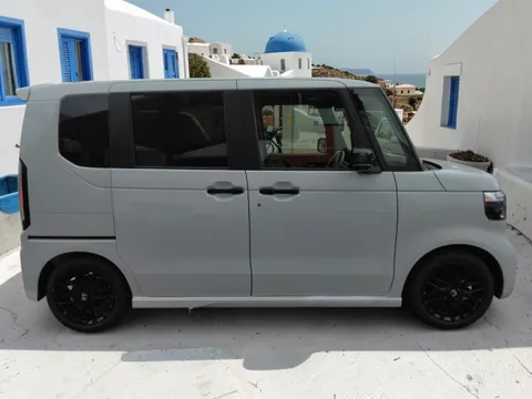 Honda N-BOX Custom