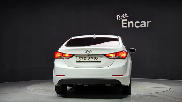 Hyundai Elantra (Avante)