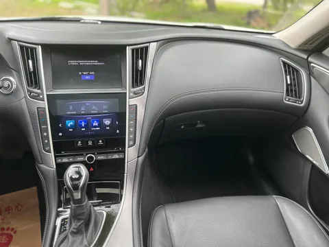 Infiniti Q50L