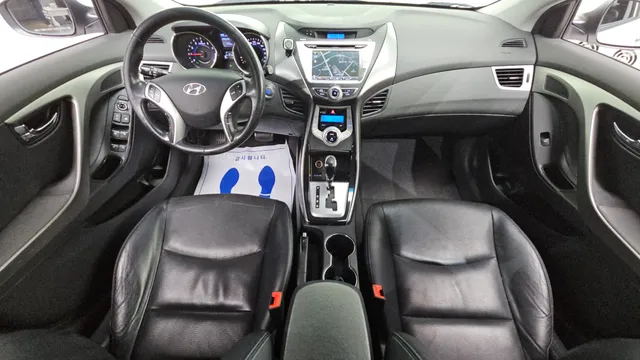 Hyundai Elantra (Avante)