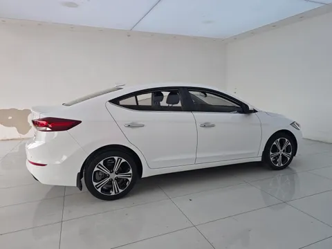 Hyundai Elantra (Avante)