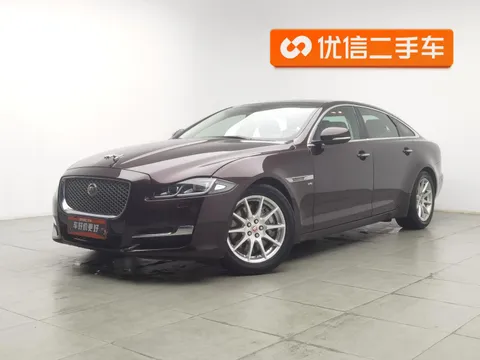 Jaguar XJ