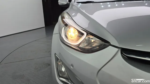 Hyundai Elantra (Avante)