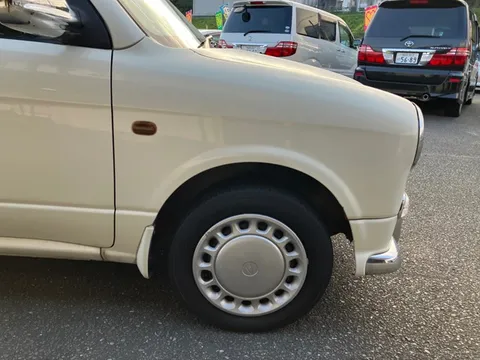 Daihatsu Mira Gino