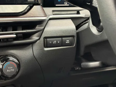 Nissan Note Aura