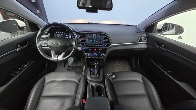 Hyundai Elantra (Avante)