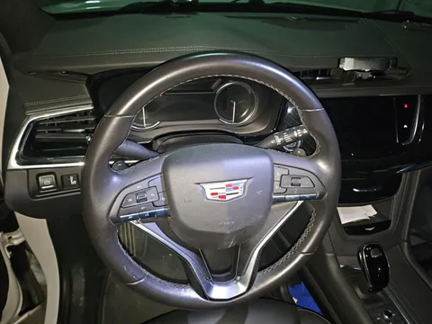 Cadillac XT6