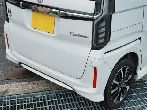 Honda N-BOX Custom