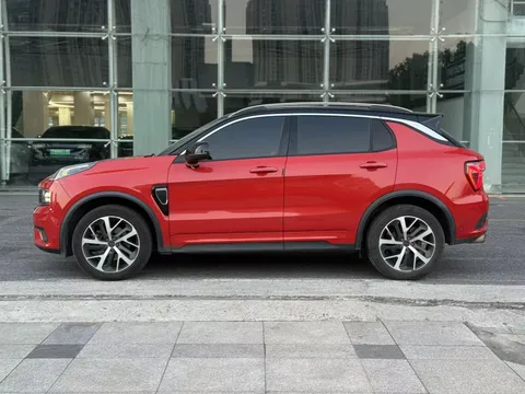 Lynk & Co 01