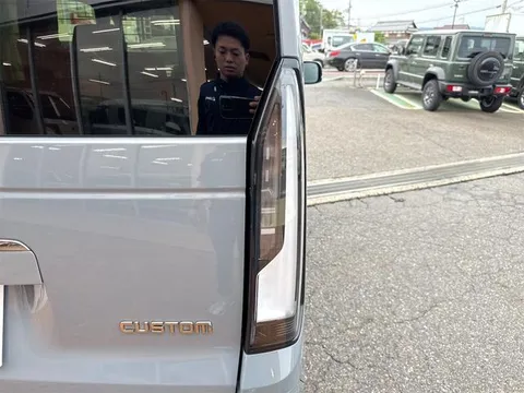 Honda N-BOX Custom