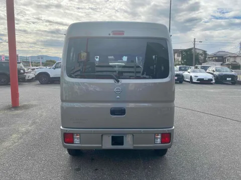 Nissan Clipper Van