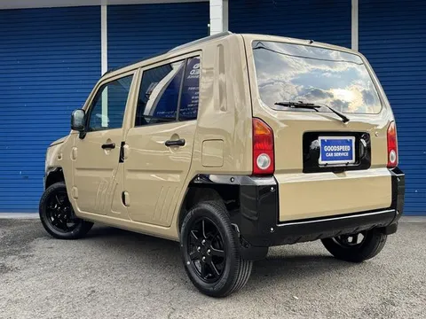Daihatsu Naked