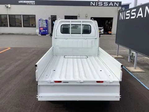 Nissan Clipper Truck